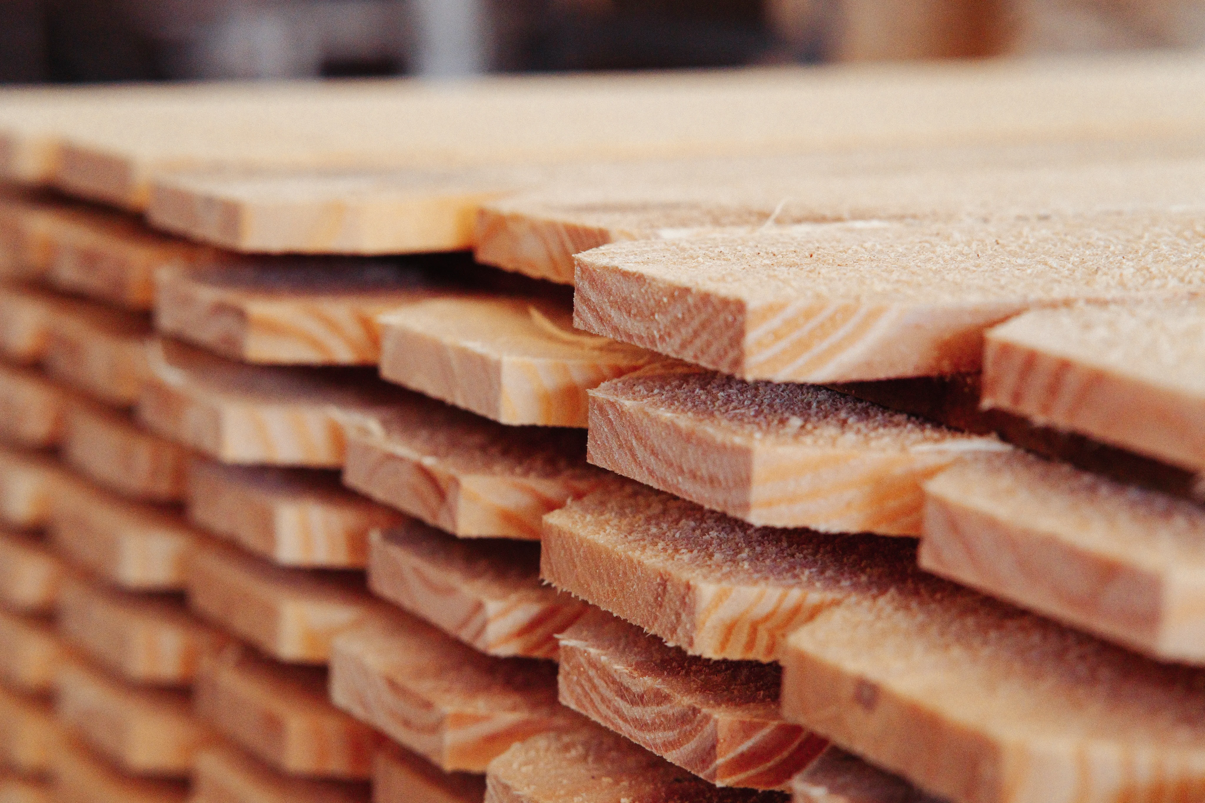 Madeira Serrada Colosso